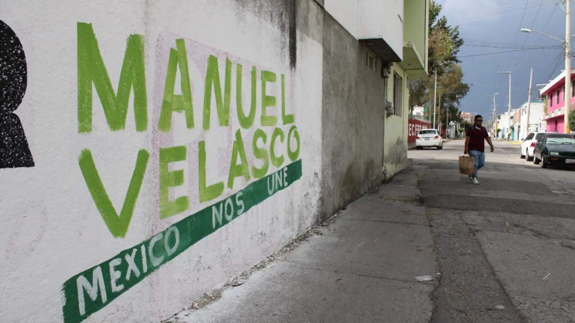 Suman bardas pintadas a favor de Manuel Velasco en Puebla